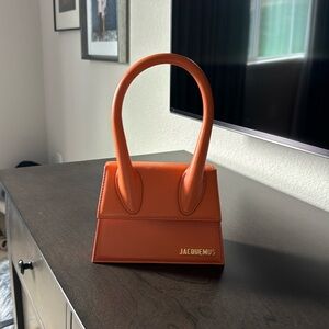 Jacquemus bag
SKU: 231553F04602800
Orange 'Le Chiquito Moyen' Bag